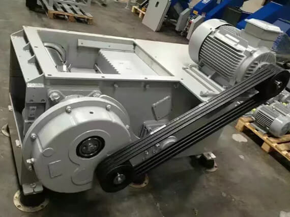 輸送設(shè)備上的懸掛式齒輪減速機(jī)