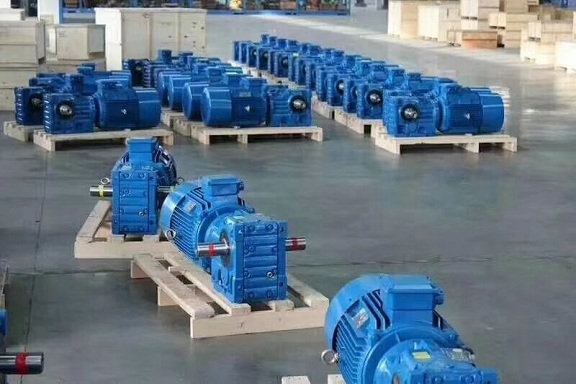 斜齒輪K系列減速機發(fā)貨