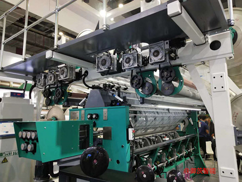 紡織機(jī)械上專用的RV蝸輪減速機(jī)配伺服電機(jī)-御茨智能