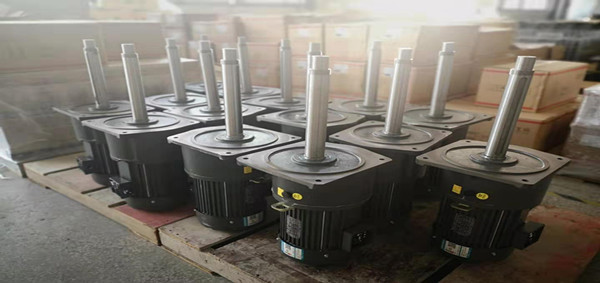 塑料粉碎機專用減速機，非標減速機