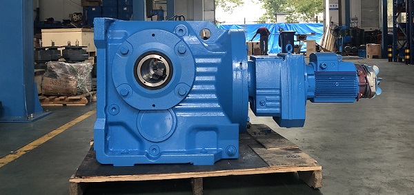 K157斜齒輪減速機(jī)