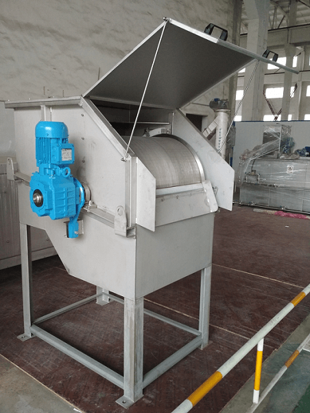 K螺旋錐齒輪減速機(jī)應(yīng)用在鼓式精密過濾器上.png K螺旋錐齒輪減速機(jī)應(yīng)用在鼓式精密過濾器上.png