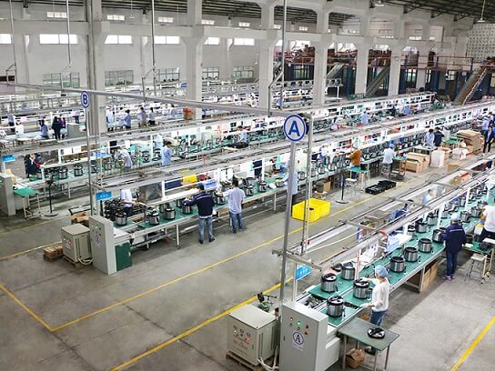 硬齒面減速機(jī)應(yīng)用在全自動(dòng)生產(chǎn)線上.jpg 硬齒面減速機(jī)應(yīng)用在全自動(dòng)生產(chǎn)線上.jpg