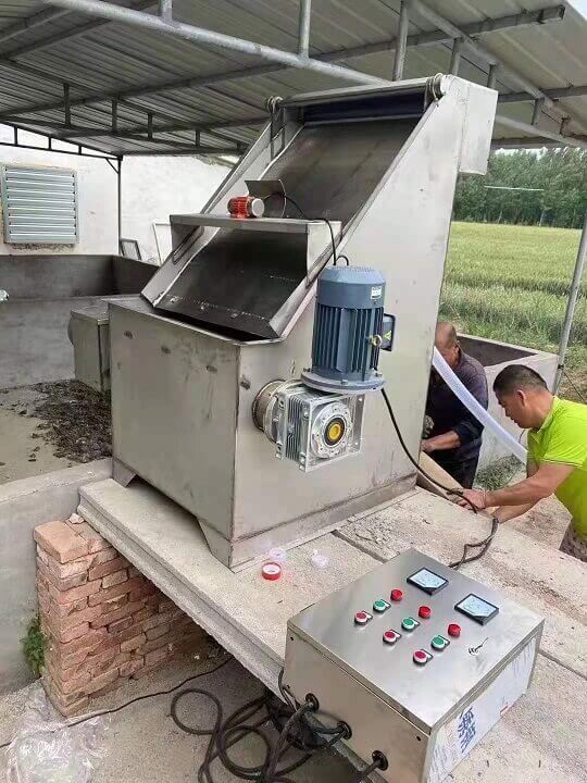 邁傳RV蝸輪蝸桿減速機(jī)應(yīng)用在固液分離機(jī)  .jpg