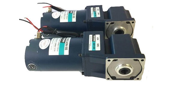 小型直角中空軸輸出的減速機(jī)