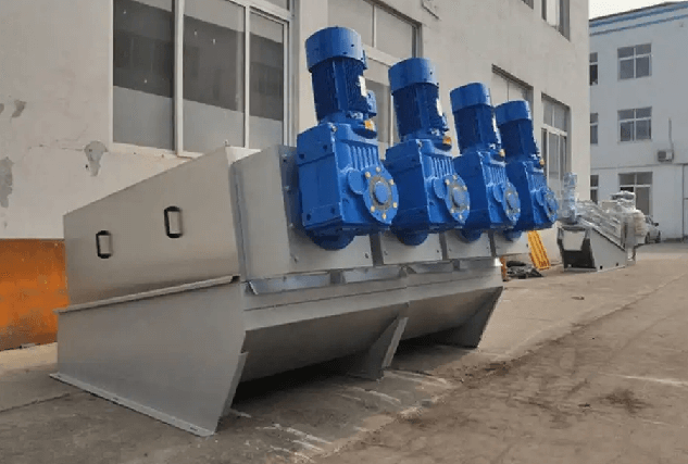 邁傳K系列齒輪減速機(jī)應(yīng)用在疊螺污泥脫水機(jī)上.png 邁傳K系列齒輪減速機(jī)應(yīng)用在疊螺污泥脫水機(jī)上.png