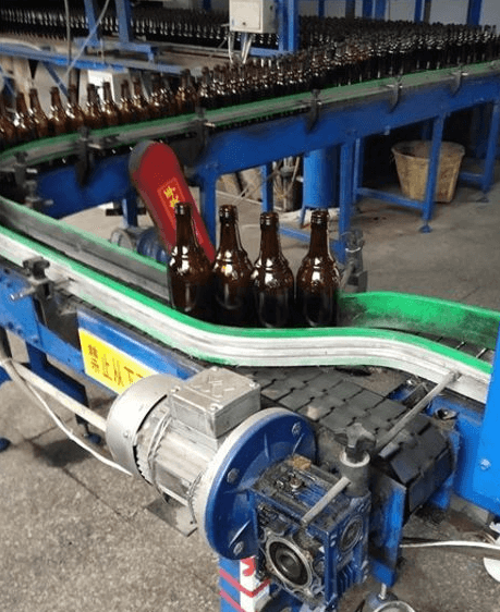 自動(dòng)輸送排瓶機(jī)上使用邁傳系列蝸輪蝸桿減速機(jī).png 自動(dòng)輸送排瓶機(jī)上使用邁傳系列蝸輪蝸桿減速機(jī).png