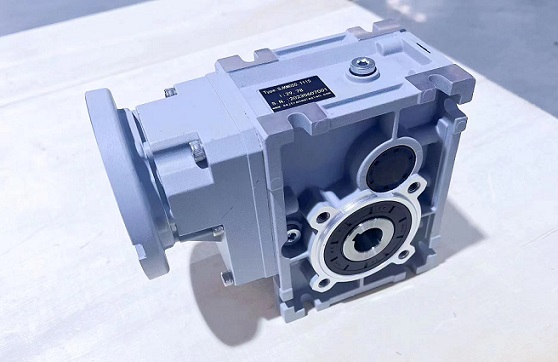 農業(yè)機械精準點播機專用減速機 SJKM050準雙曲面齒輪減速機 (3).jpg