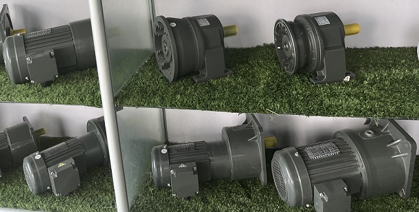 士元小型臥式齒輪減速電機(jī)GH32-400-30-S