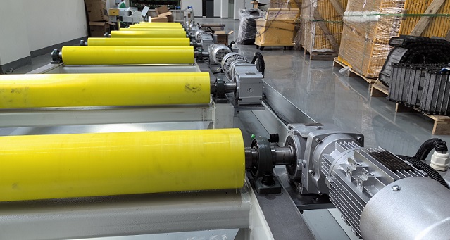 邁傳直角減速機(jī)在鋼管輸送機(jī)械上的應(yīng)用 (3).jpg