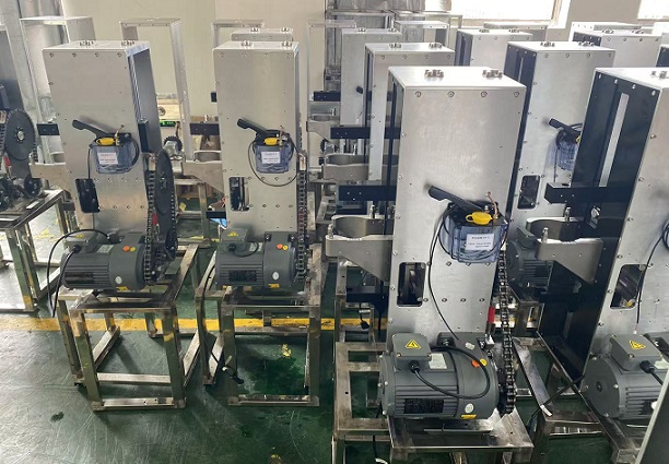 士元GH臥式齒輪減速機(jī)應(yīng)用在榨汁機(jī)上 - 副本.jpg 士元GH臥式齒輪減速機(jī)應(yīng)用在榨汁機(jī)上 - 副本.jpg