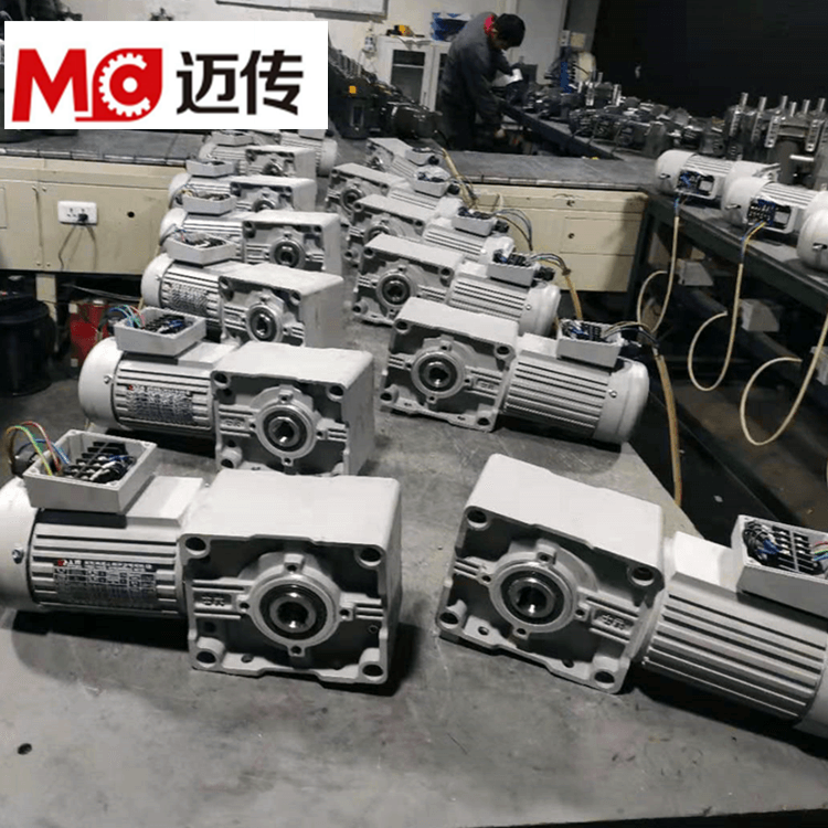 SRH系列準雙曲面直角軸減速機 邁傳直角減速機 (1).png SRH系列準雙曲面直角軸減速機 邁傳直角減速機 (1).png